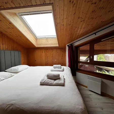Le Darbon - Sleeps 9 - Location *